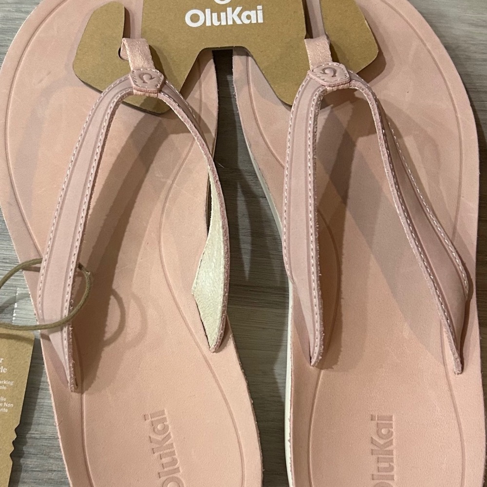 OluKai Womens South Shore Leather Flip Flop Sandals 6 Pink NWT
